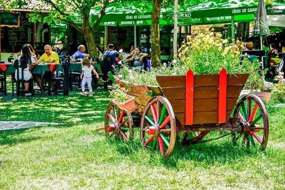 ארבאנאסי Hotel Izvora - Garden Retreat מראה חיצוני תמונה