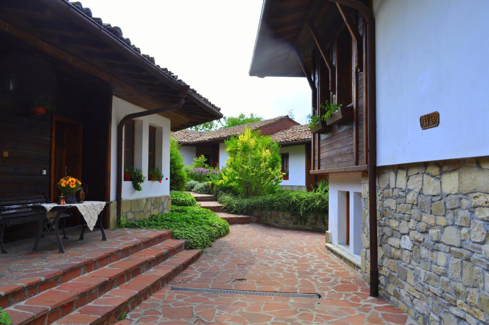 ארבאנאסי Hotel Izvora - Garden Retreat מראה חיצוני תמונה